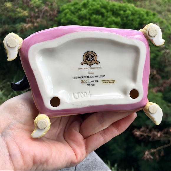 Pepe Le Pew Looney Tunes Vintage Figurine - Picture 8 of 8